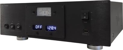 Taga Harmony PC-10000DC sort netværkskonditioner, set forfra med voltmeter og blå digitale displays
