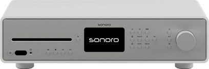 Sistema de alta fidelidad Sonoro Maestro Quantum en blanco mate y plata, vista frontal, panel frontal con pantalla LCD, botones y perillas de control