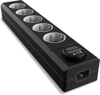Sort EAT Essential Audio Tools MM5 multistik med 5 stik i børstet aluminium, set oppefra med kontakt og logo