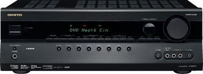 Onkyo TX-SR307 hjemmekino-forsterker, frontvisning, svart frontpanel med display, sølvfargede knapper og ratthjul, frontpanelkontakter