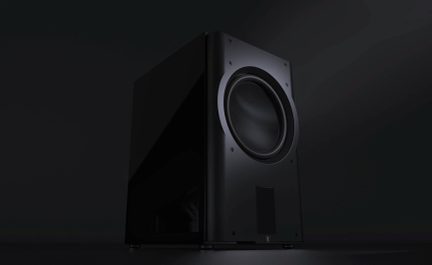Čierny subwoofer, obdĺžnikový tvar, pohľad zdola nahor, kruhový reproduktor viditeľný na prednej strane