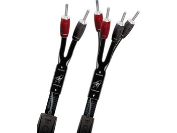 Reproduktorový kabel AudioQuest Rocket 88 s červenými a černými banánovými konektory, černým opletením a skříňkou DBS 72V