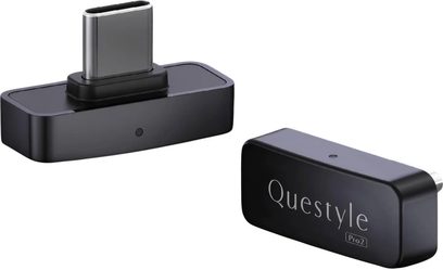 Transmițător wireless Questyle QCC DONGLE PRO 2 negru, cu conector USB-C, din două unghiuri de vedere