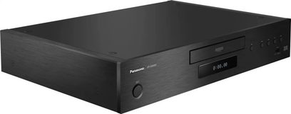 Panasonic DP-UB9000 sort Blu-ray-afspiller, set fra tre kvarter, børstet front med diskskuffe og frontdisplay