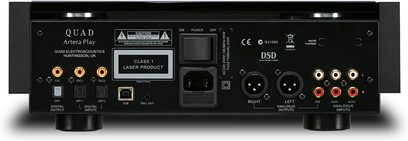 Sort Quad Artera Play CD-afspiller, frontvisning, sort front med forgyldte knapper, digitalt display, porte på bagsiden