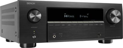 Denon AVR-X3900H hjemmebiografforstærker sort, set forfra i trekvart vinkel, stor central skærm og to sideknapper
