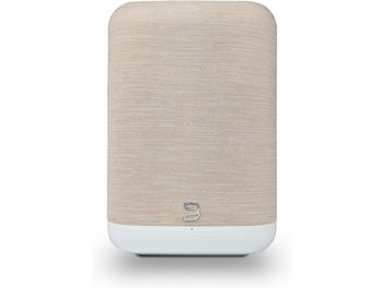 Boxă inteligentă conectată BlueSound PULSE FLEX bej, grilă din material textil, bază din plastic alb, logo frontal și LED, vedere din față