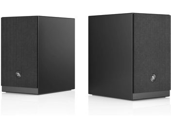 Enceintes connectées Audio Pro A28 W noires, présentées par paire avec grilles frontales texturées