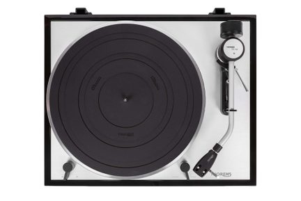 Sort og sølv metal-pladespiller, gummitallerken, lige tonearm med modvægt, 33/45-vælger, set fra oven