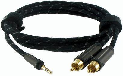 Černý opletený audio kabel s pozlacenými konektory jack 3,5 mm a RCA na koncích, tvořící smyčku