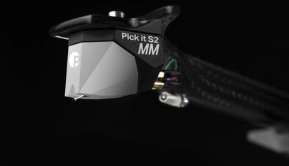 Pladespillerpickup med karbonarm, sort "Pick it S2 MM" pickupholder og farvet kabling