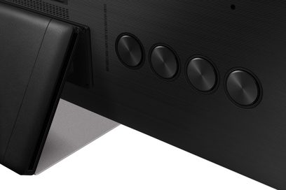 Televizor Samsung QE85QN900A, detailní pohled z profilu na pravý okraj, matný černý rám, 4 integrované kruhové reproduktory