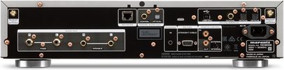Marantz ND8006 sort netværksaudioafspiller, set forfra, tilslutninger på bagsiden, knapper og skærm på forsiden