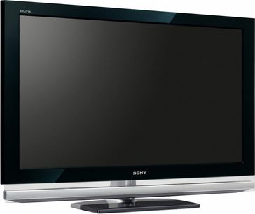 Sony KDL-46Z4500 sort fladskærms-TV, set forfra, slukket, med sort skærm, på sølvfarvet metalstander