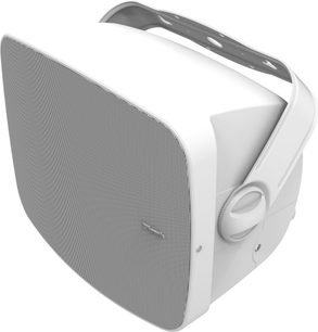 Klipsch PSM-650-T buitenluidspreker wit met frontrooster en muurbeugel, driekwartaanzicht