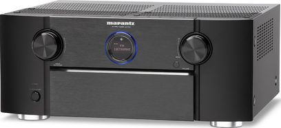 Marantz AV7702 sort forstærker til hjemmebio, set forfra, sort front med blå skærm, to drejeknapper og hovedtelefonstik