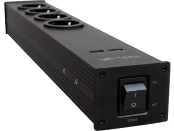 Taga Harmony PF-400USB fekete elosztó, 5 hálózati aljzat, be-/kikapcsoló gomb, enyhén ferde felülnézet