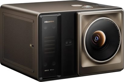 Hisense XR10-videoprojektor i sort og bronze, set forfra i trekvart profil med stort cirkulært objektiv og perforeret sidepanel
