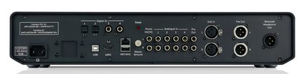 Černý hi-fi zesilovač, pohled zezadu, se vstupy XLR, phono, USB, HDMI eARC a symetrickým výstupem pro sluchátka