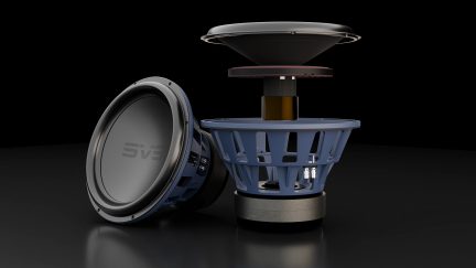 Altoparlante nero e blu con struttura traforata, cono nero, vista esplosa e vista completa su sfondo nero