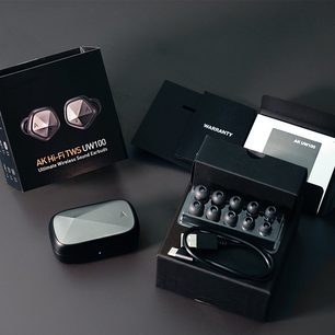 Cuffie hi-fi aperte Astell&Kern AK UW100 nere, auricolari intrauricolari, custodia di ricarica e confezione regalo