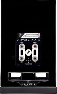Fyne Audio F5S reolhøjttaler, sort højglans, bagplade i metal, bagudsigt med 4 terminaler og rektangulær basport