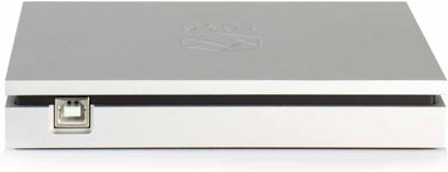 High-fidelity Rose RSA780 CD player in light gray metal, front view, with disc slot and square button