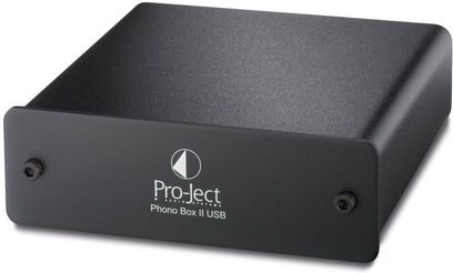 Pro-Ject Phono Box II USB sort forforstærker, rektangulært mat sort kabinet, front med logo og to drejeknapper