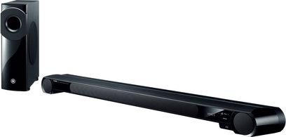 Yamaha YSP-4300 sort soundbar og basrør, set forfra på hvid baggrund, med fjernbetjening