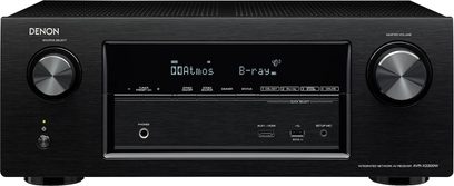 Denon AVR-X2200W sort hjemmebiografsforstærker, frontvisning, LCD-display, knapper og drejeknapper til justering, HDMI- og audioporte