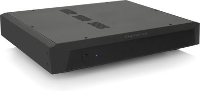 Nuforce MCA-18 sort multikanal-effektforstærker, rektangulært mat sort kabinet, ventilationsgitter på toppen