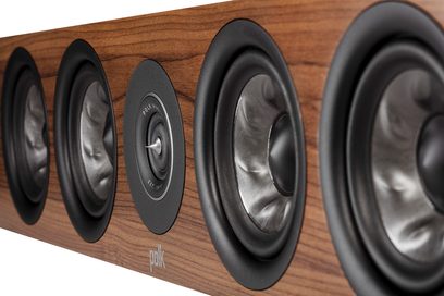 Diffusore centrale Polk Audio R350 in noce, vista frontale ravvicinata di 5 altoparlanti neri in un cabinet di legno
