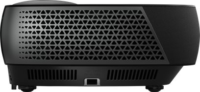 Hisense 120L9HA projektor, set fra siden, trekantet ventilationsgitter, USB-port, justerbare fødder