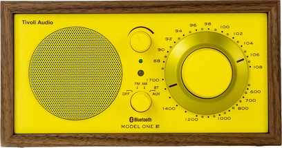 Radio Tivoli Model One BT gialla, telaio in legno, vista frontale, grande ghiera a destra, griglia circolare a sinistra