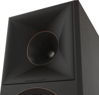 Sloupcový reproduktor Klipsch RP-8000F II ebony edice 2022, černý povrch, pohled zepředu, zlatý výškový reproduktor viditelný uprostřed