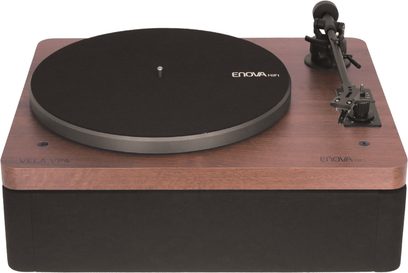 Gramofon Enova HIFI VELA VP4, dřevěný podstavec, černý talíř, rameno a ovládací kolečko vpravo, pohled zepředu