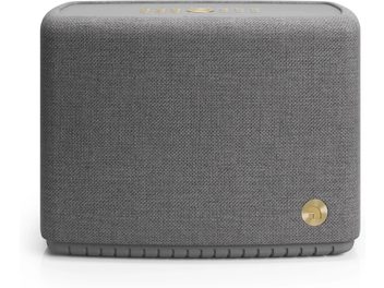 Audio Pro A15 W-högtalare i mörkgrått med texturerad yta, guldfärgade reglage på ovansidan och logotyp på framsidan