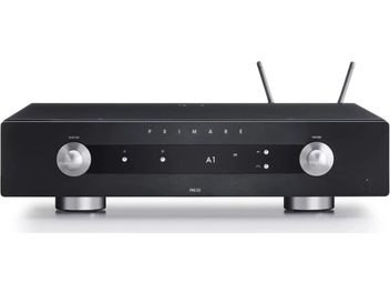 Stereo předzesilovač Primare PR35 Prisma černý, pohled zepředu, 2 stříbrné otočné knoflíky, LED displej, konektory na zadní straně
