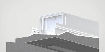 Motorisierte Oray Orion Spanndecke Microperf 16/9 342 cm, Perspektivansicht von unten, weißer Gehäusekasten, grau gespannte Leinwand