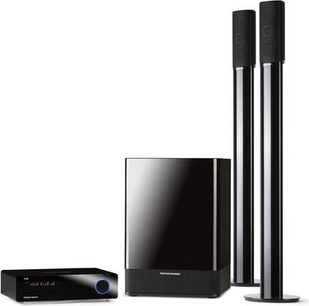 Harman Kardon HS 200 sort hjemmebiografsystem bestående af en basrefleksboks, to gulvhøjtalere og en forstærker
