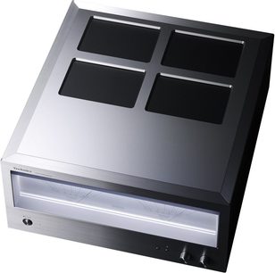Technics SE-R1E-S sølvfarvet effektforstærker, set forfra, 4 højttalerudgange, 2 analoge VU-metre