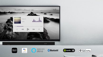 Klipsch Cinema 700 Dolby Atmos lydbjælken har indbygget universel Wi-Fi-forbindelse, der nemt integreres med dit eksisterende Smart Home-økosystem med Google Assistant, Amazon Alexa, Spotify Connect og Apple AirPlay 2.