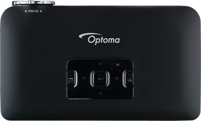Optoma PK301 sort videoprojektor, tæt forfra, med Optoma-logo og synlige kontrolknapper