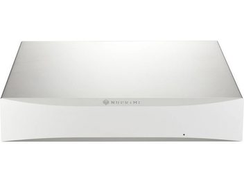 Amplificateur de puissance haute-fidélité Nuprime STA-9 argent, vue de face, forme trapézoïdale, couleur argent, logo Nuprime