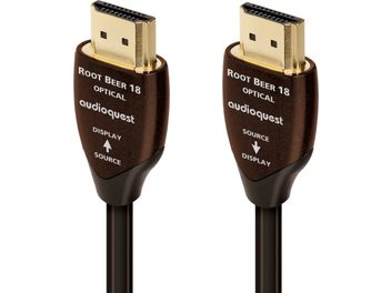 Zwei HDMI-Kabel Audioquest Root Beer 18 Glasfaser, vergoldete Stecker, braune Ummantelung, Pfeile zeigen Quelle und Anzeige an