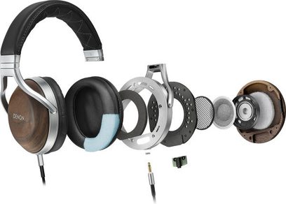 Denon AH-D7200 åbne hi-fi-hovedtelefoner i træ og metal, set fra siden, med læderpuder og metalgitter på ørekopperne