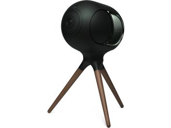 Piede di supporto DEVIALET TREEPOD Deep Forest, treppiede in legno marrone con base nera opaca, vista a tre quarti, con altoparlante