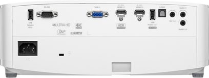 Optoma UHD42 hvid videoprojektor set forfra med HDMI-, VGA-, USB-, lyd- og strømstik på bagsiden