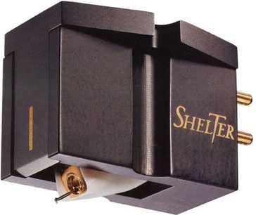 Shelter 501 II vinylpladespiller, set forfra i perspektiv, rektangulært mat sort kabinet, gylden tonarm, gylden logo