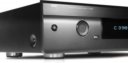 Ampli hi-fi stéréo NAD C390DD graphite, façade avant gris métallisé, boutons et prises en façade, affichage digital